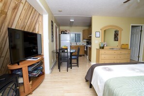 Fer et planche à repasser, Wi-Fi gratuit, draps fournis