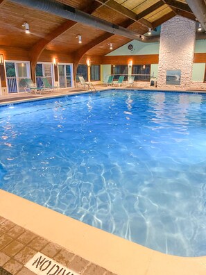 Innenpool, beheizter Pool
