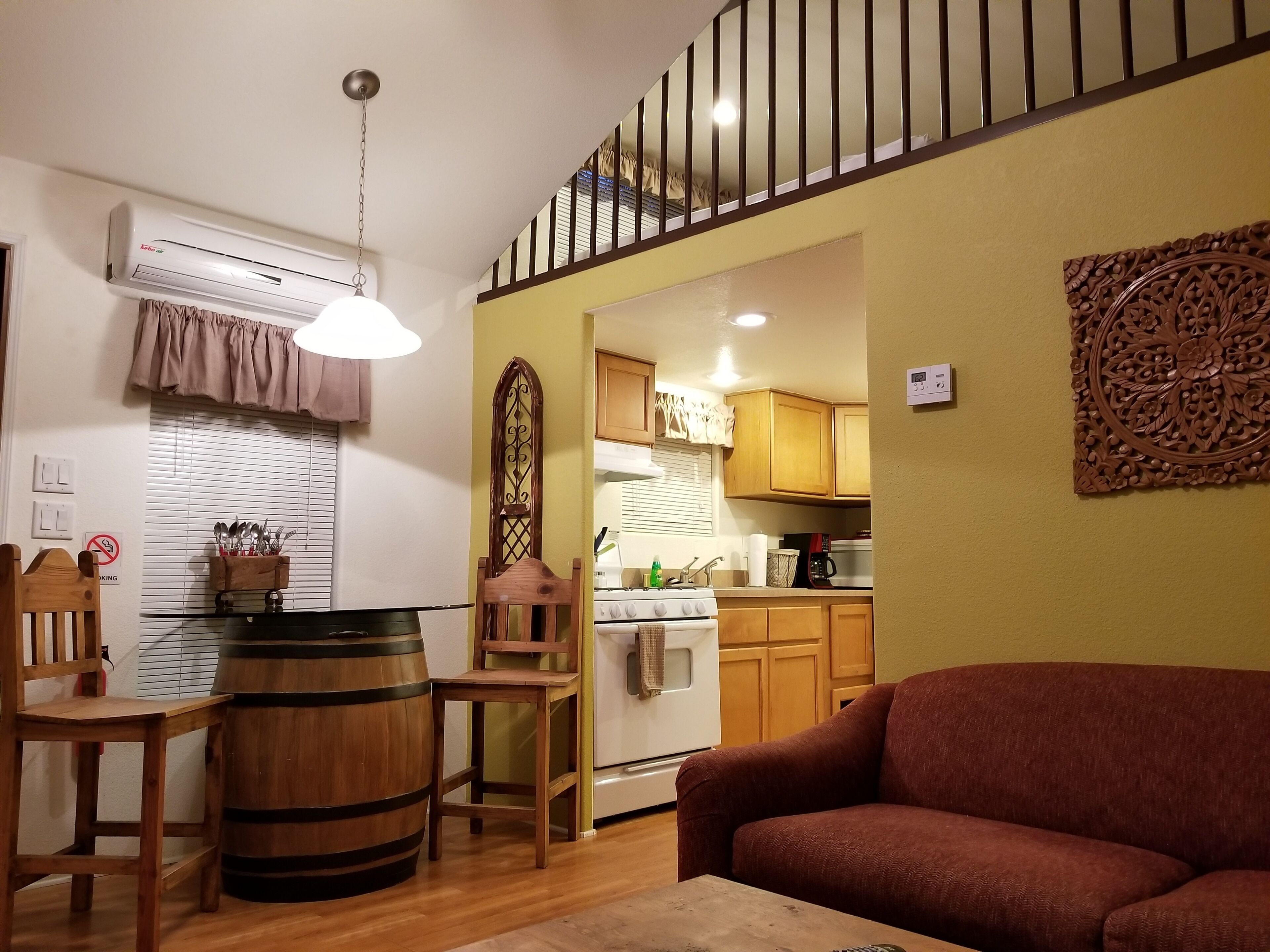 The Peach Cabin at Mendelbaum Winery Guest Cabins