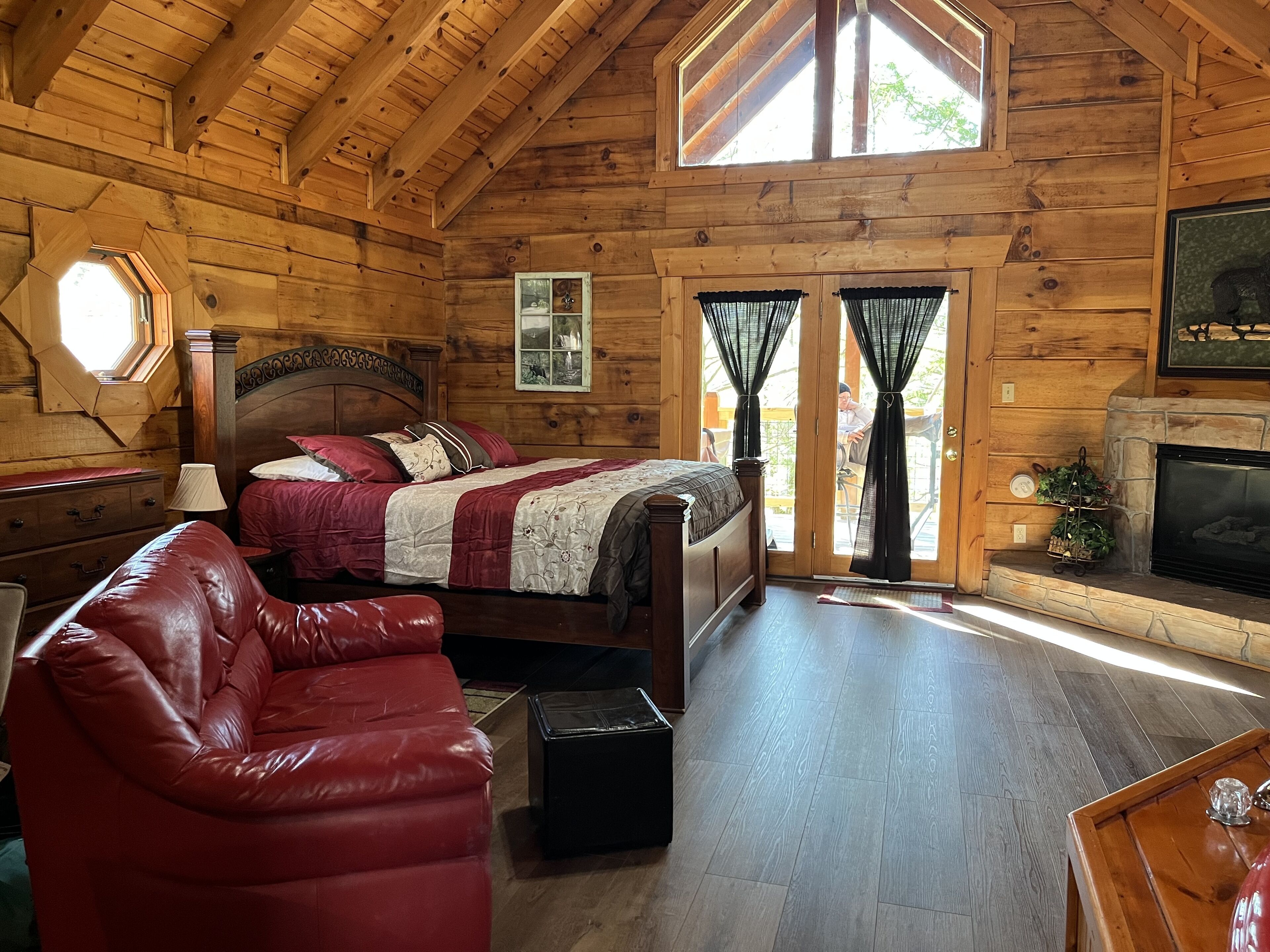 Make Lover's Lane your Smoky Mountain Hideaway