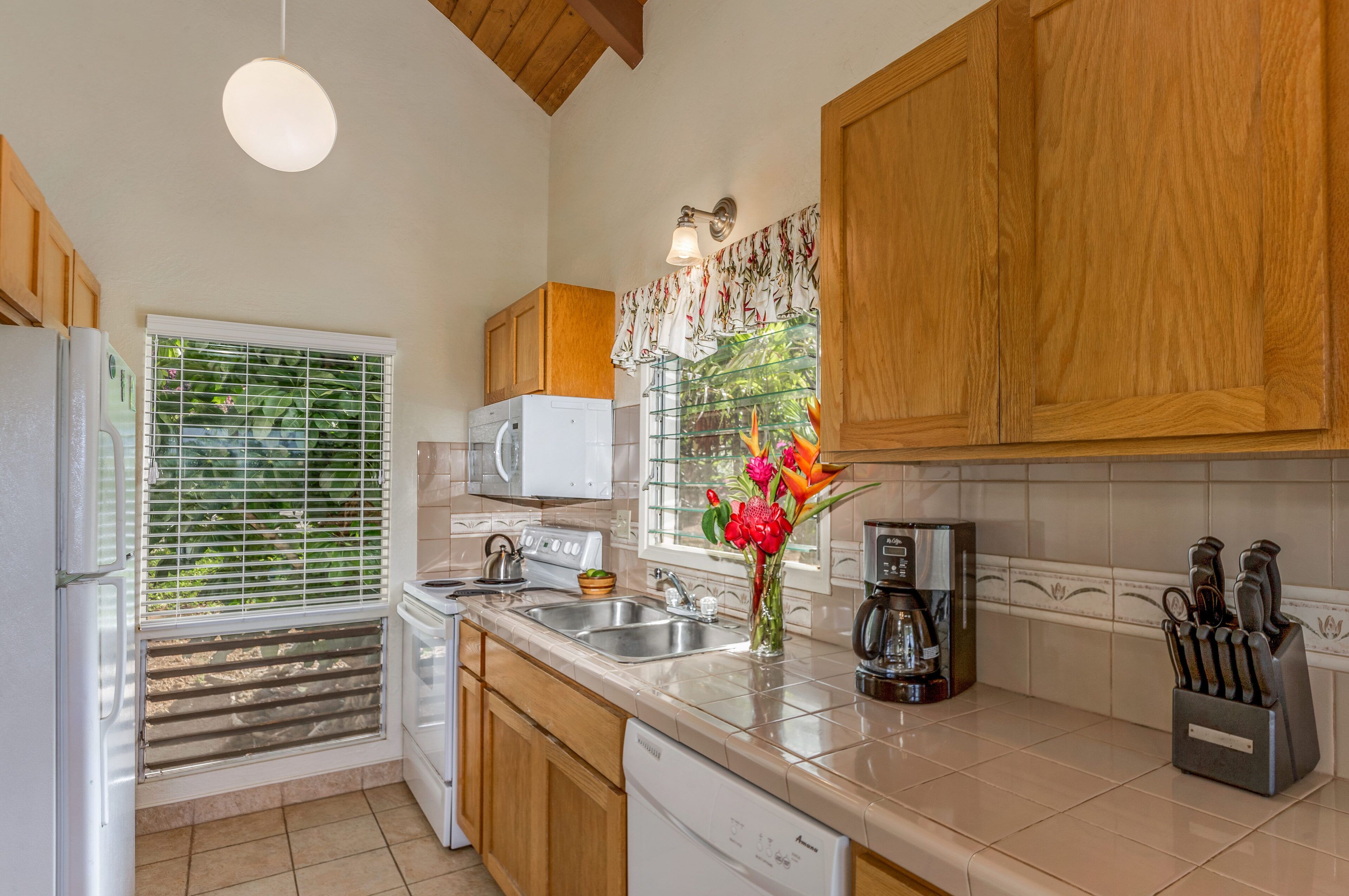 Tropical Condo w/Pool, A/C, & Short Walk to the Beach. Poipu Crater