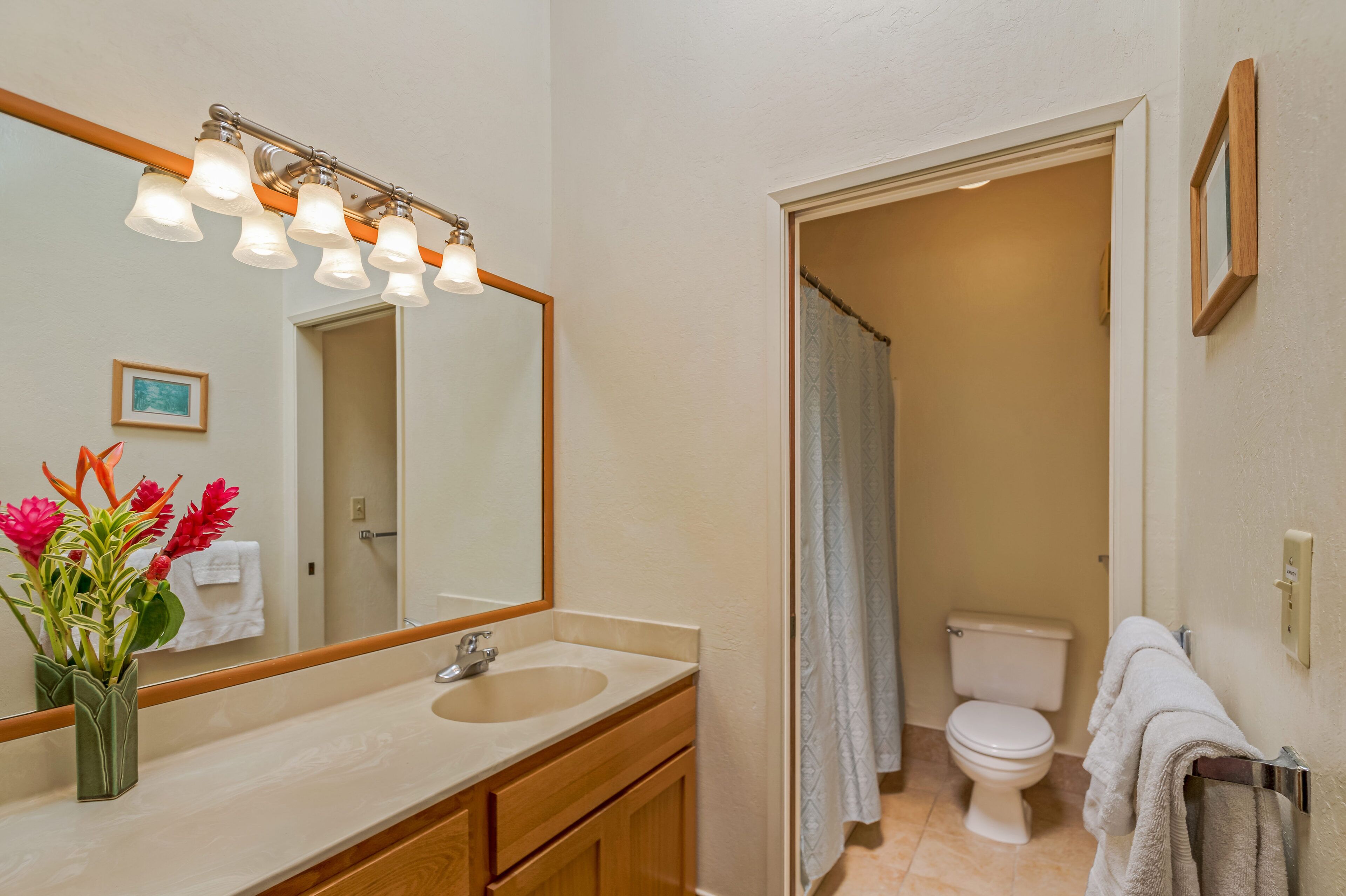 Tropical Condo w/Pool, A/C, & Short Walk to the Beach. Poipu Crater