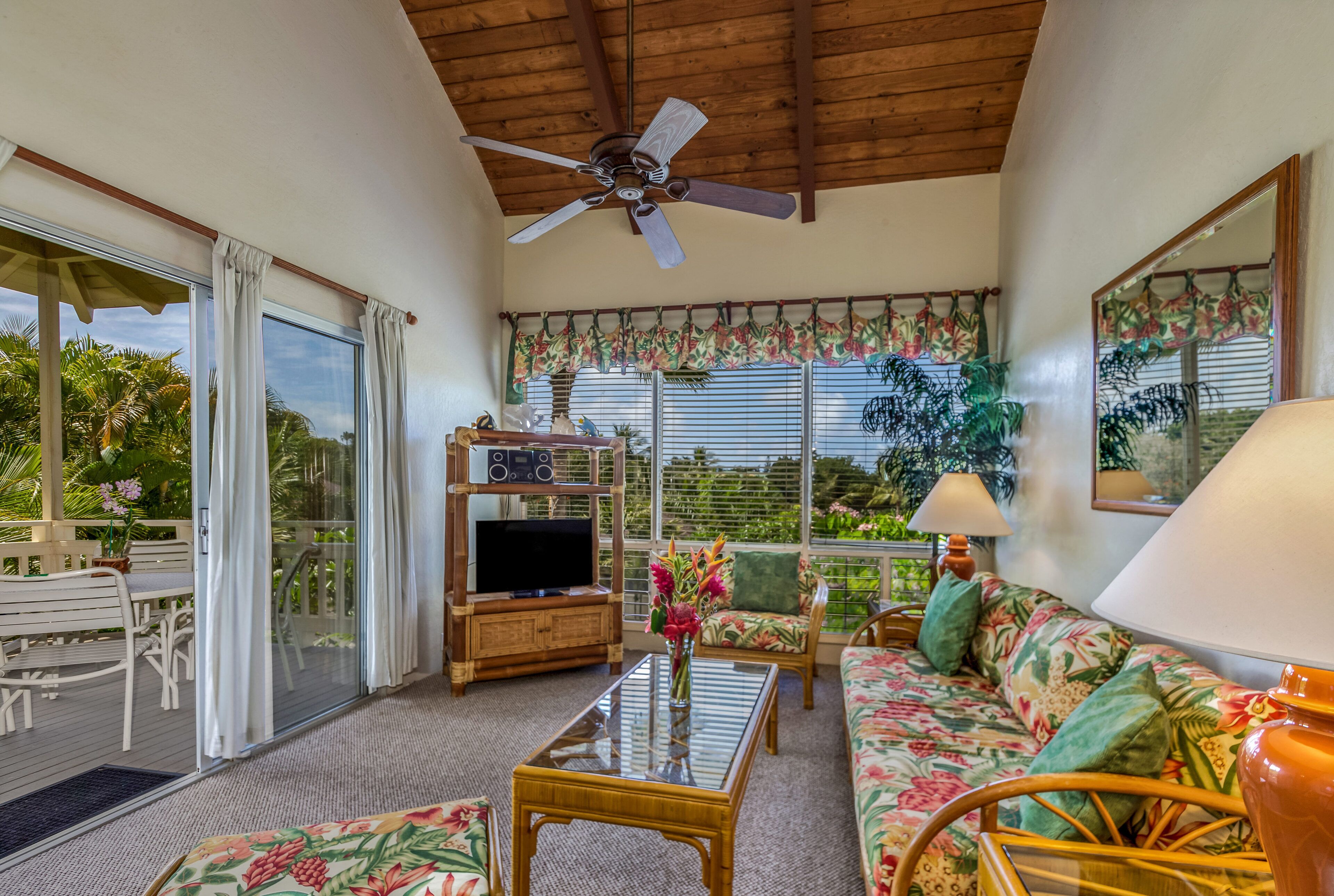 Tropical Condo w/Pool, A/C, & Short Walk to the Beach. Poipu Crater