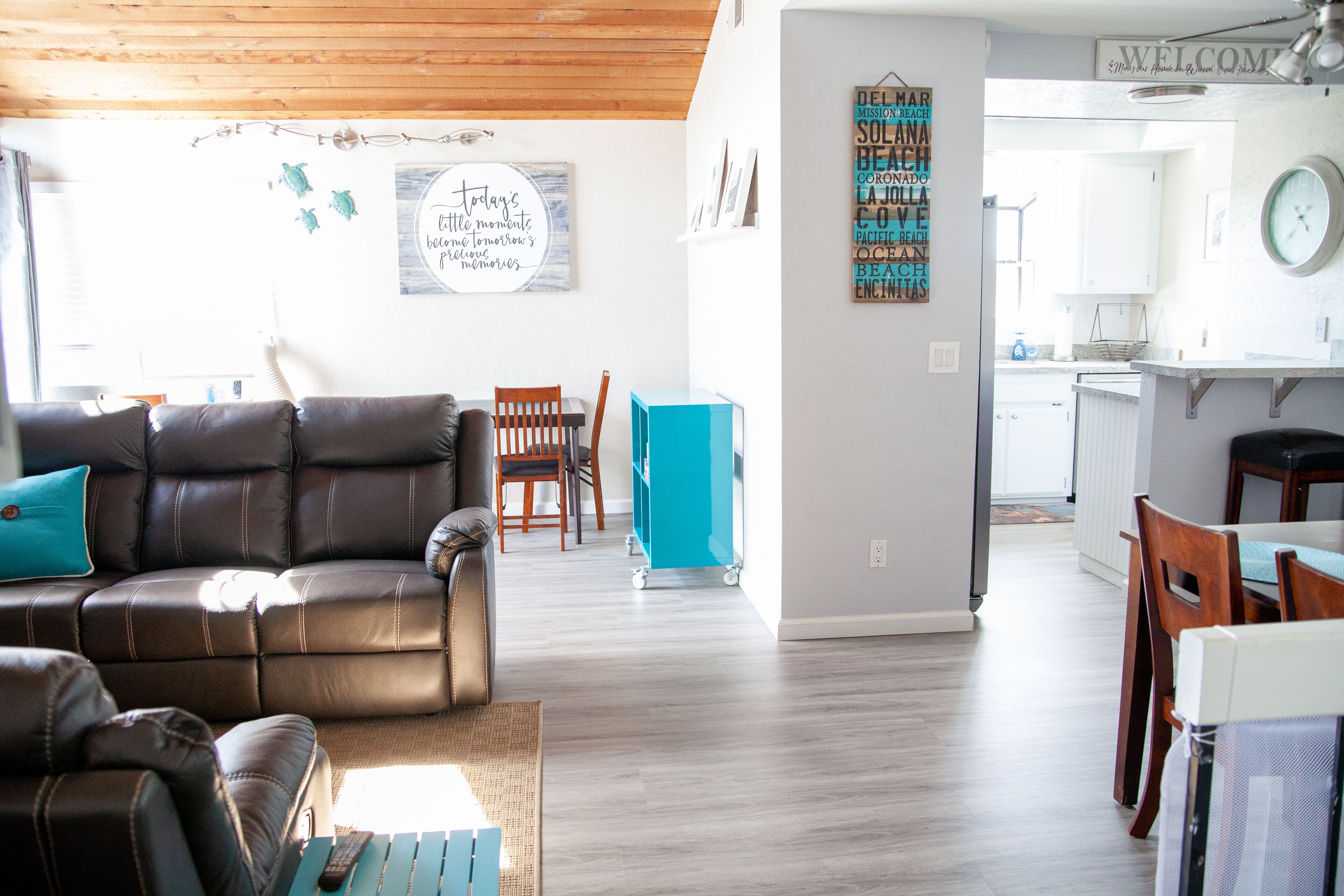 See Sea World from the Balcony! Minutes to San Diego Beaches, Old Town, MCRD!