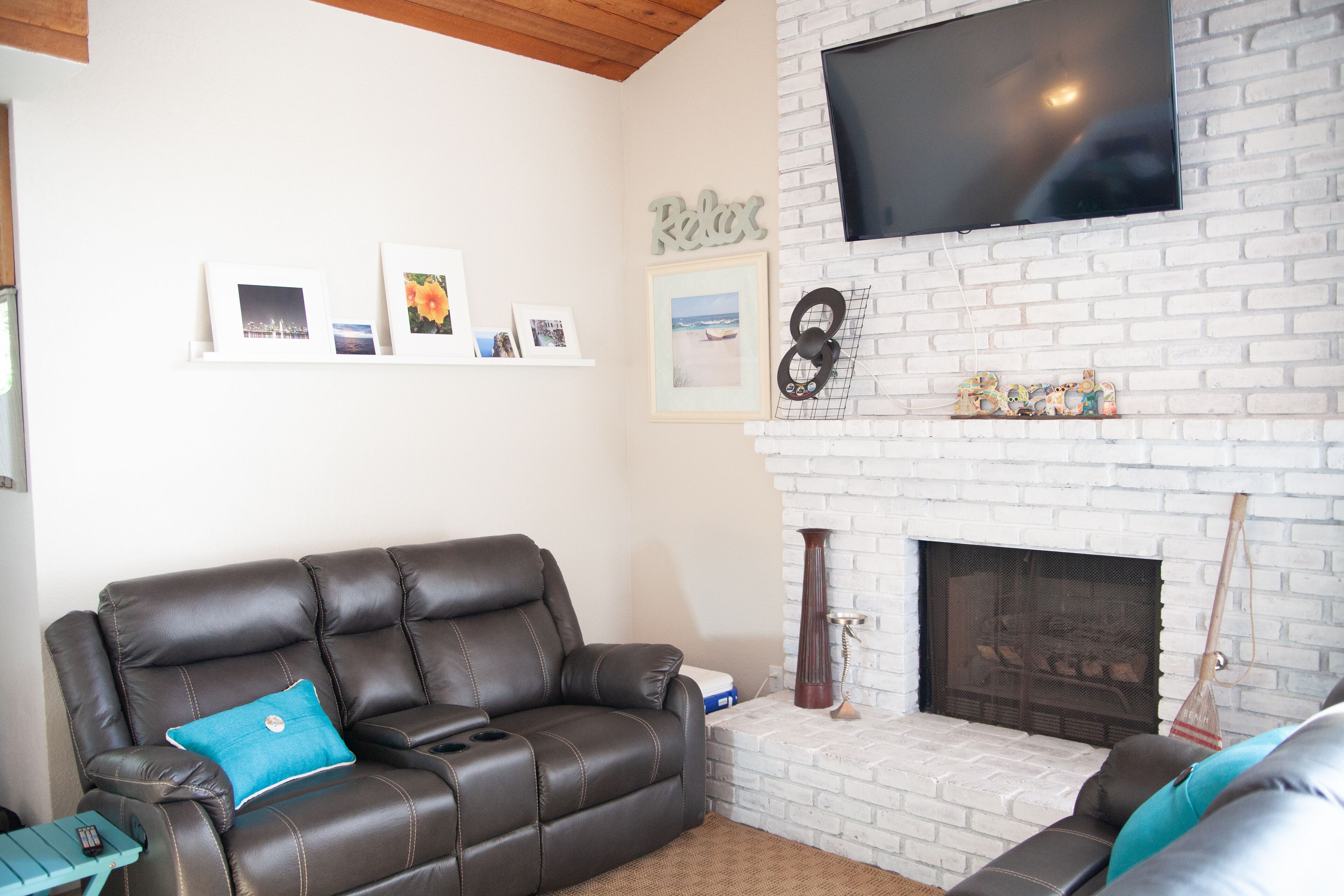 See Sea World from the Balcony! Minutes to San Diego Beaches, Old Town, MCRD!