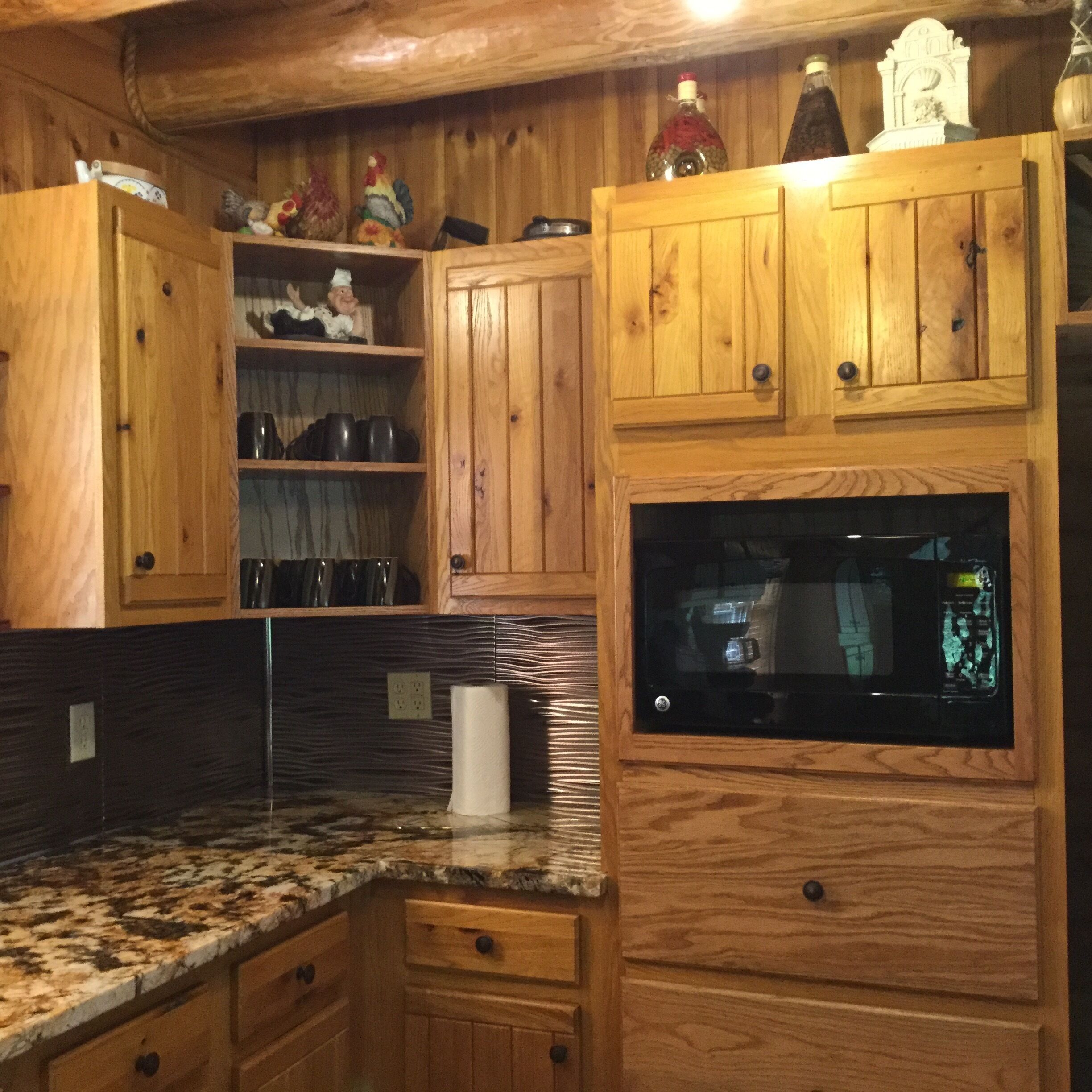 Private ! Hot Tubs, Massage Chairs, White Water only from river 3- Large decks !