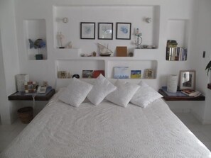 2 habitaciones, caja de seguridad en la habitación y escritorio 