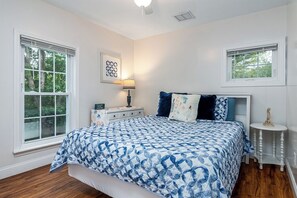 8 Schlafzimmer, Bügeleisen/Bügelbrett, Reisekinderbett, WLAN