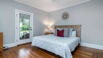 8 Schlafzimmer, Bügeleisen/Bügelbrett, Reisekinderbett, WLAN