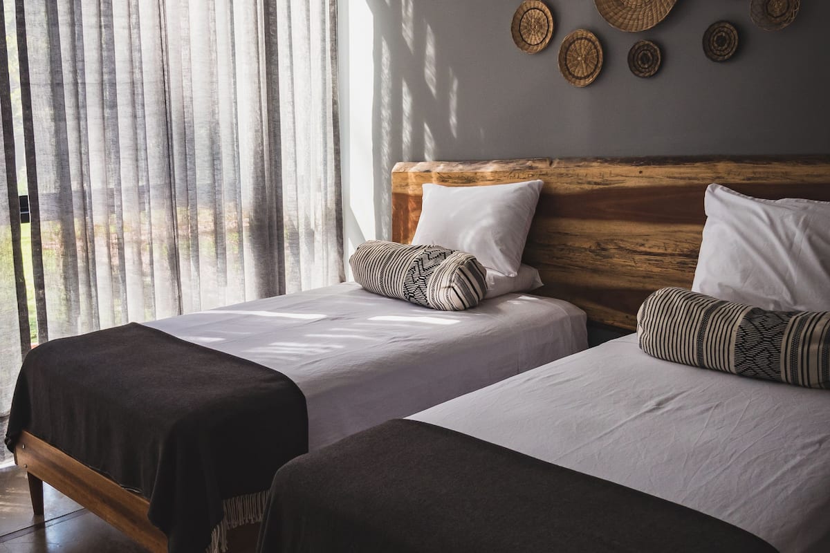 1 slaapkamer, luxe beddengoed, een kluis op de kamer