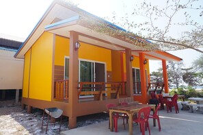 Standard Room for 4 People | Free WiFi - Tonpor Resort (Tha Mai)