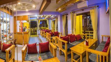 Free daily on-the-go breakfast