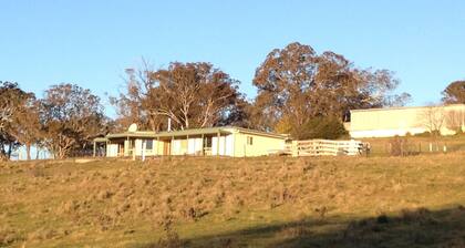 Gemütliches Gehöft auf 200 Ac. Working Rinderfarm. Fluss und Ansichten.