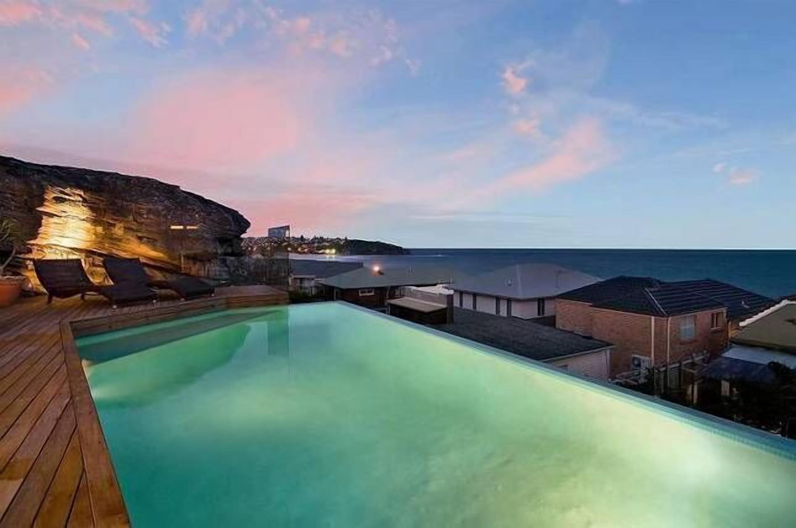 FRESHWATER BEACH LIVING — image 6