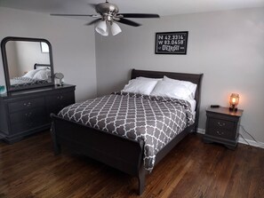 2 bedrooms, desk, iron/ironing board, free WiFi