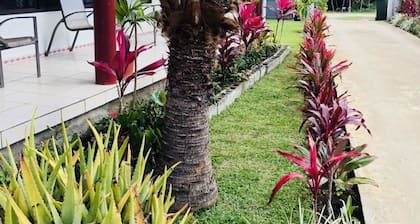 Tonga Holiday Villa Gesamter Ort