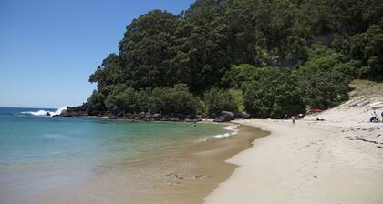 ONEMANA. Premium sijainti. Kävele tien yli rannalle.