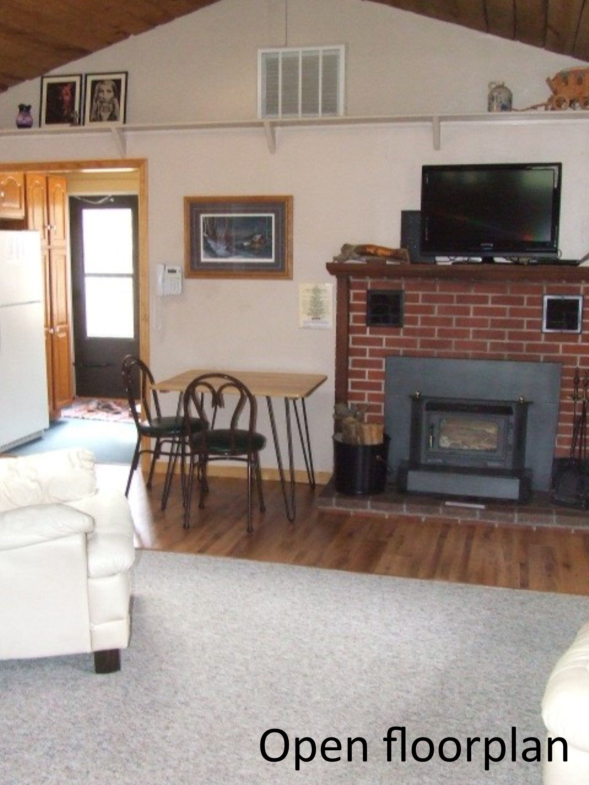 COZY STREAM-SIDE CABIN CENTRALLY LOCATED IN THE NORTHERN BLACK HILLS