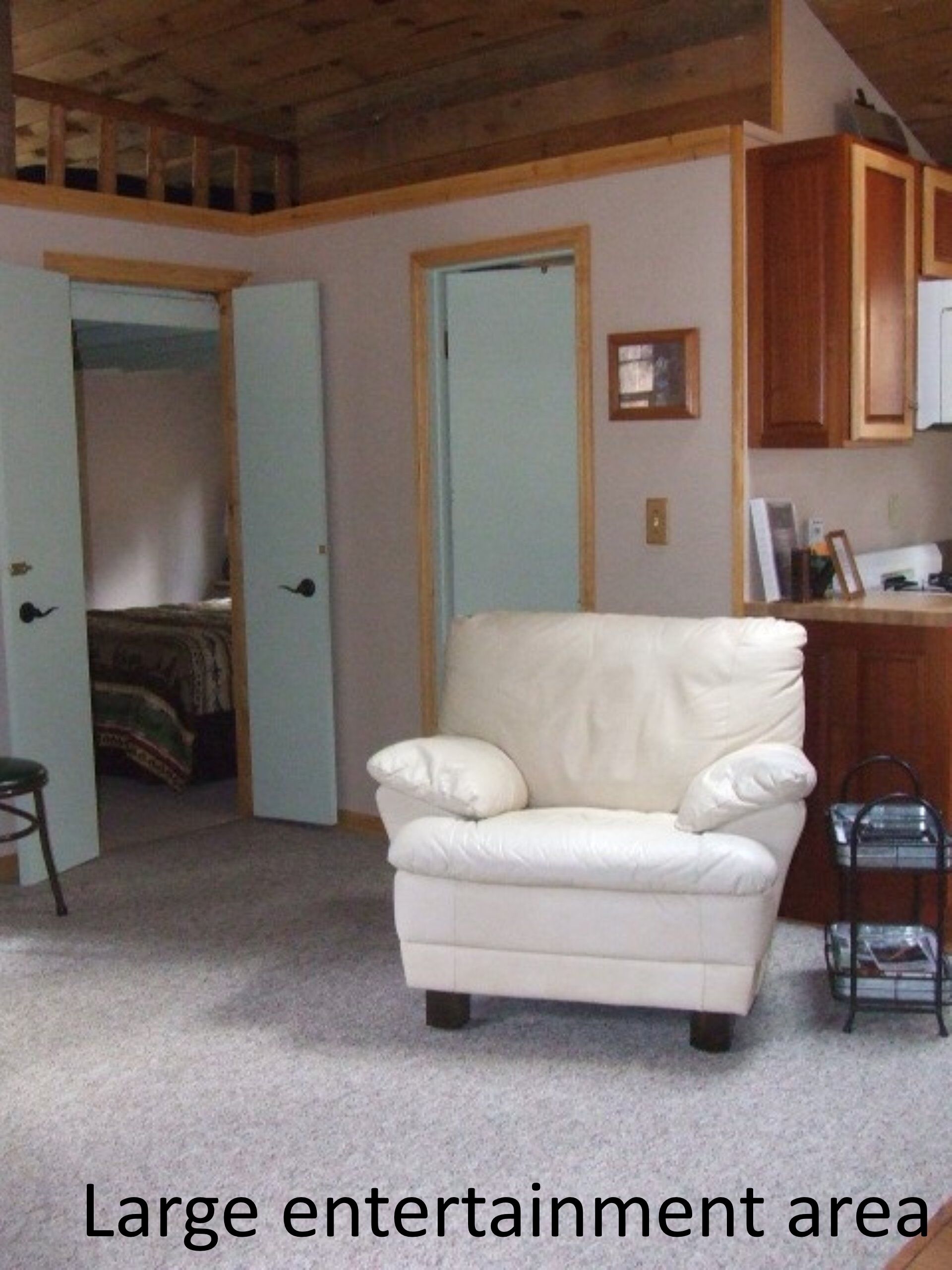 COZY STREAM-SIDE CABIN CENTRALLY LOCATED IN THE NORTHERN BLACK HILLS