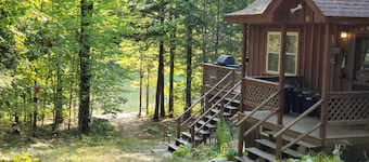 Waterfront Quaint Maine Cabin