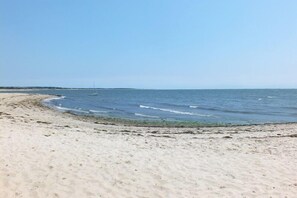 Beach - Quiet Location - Half Mile to Nantucket Sound! (1976) (South Chatham)