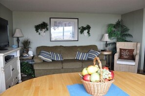 TV, DVD player, computer monitors