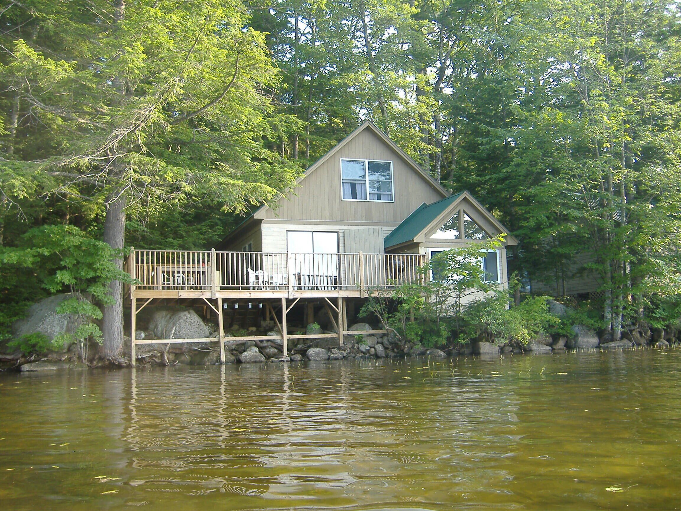 Lakeside Cottage Facing White Mountains -