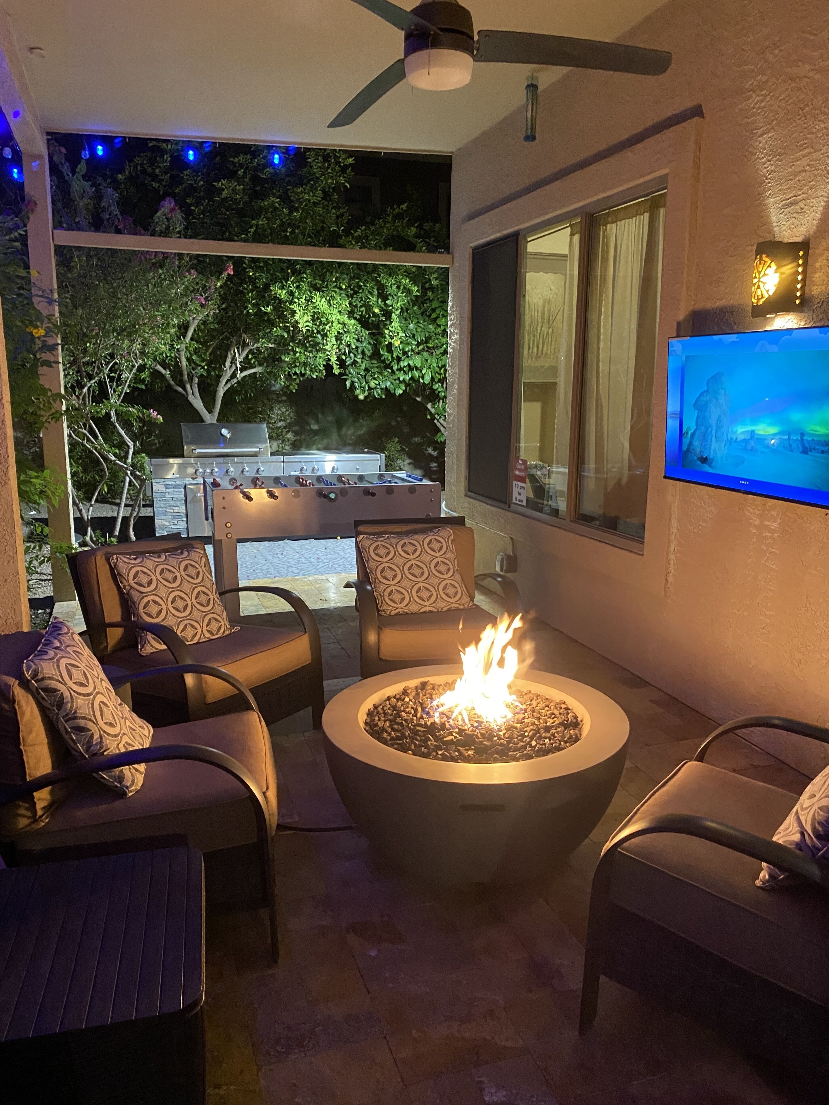 Gorgeous fire pit & 2 patio heaters!  (reasonable propane included)  winter only