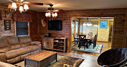 Reel'em In Lodge - Reel Fisherman Stay and Play. We Speak Fish!