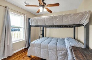 7 chambres, fer et planche à repasser, Wi-Fi gratuit, draps fournis