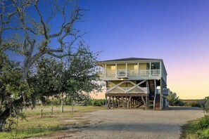 Exterior - Reel'em In Lodge - A Reel Fisherman Lodge! (St Bernard)