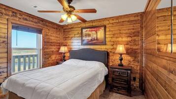 7 bedrooms, iron/ironing board, free WiFi, bed sheets