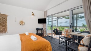 1 bedroom, desk, iron/ironing board, WiFi - EAST COAST ESCAPES | Lighthouse Studio (Byron Bay)