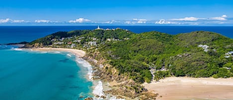 Una spiaggia nelle vicinanze