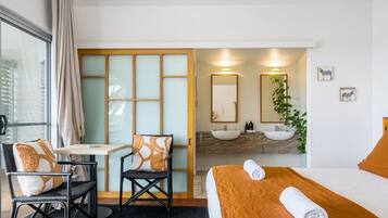 1 bedroom, desk, iron/ironing board, WiFi