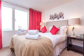 2 habitaciones, tabla de planchar con plancha, wifi y ropa de cama 