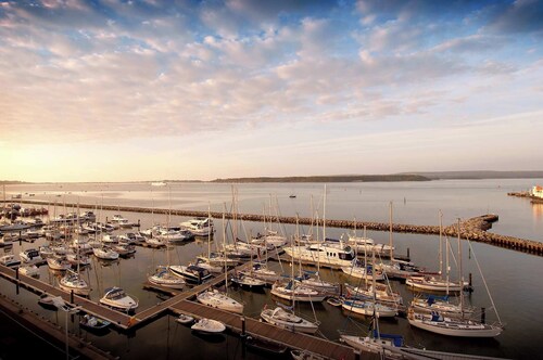 Tides - Poole Town Views, On-site Parking