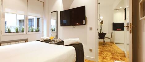 Zimmersafe, Bügeleisen/Bügelbrett, kostenloses WLAN, Bettwäsche