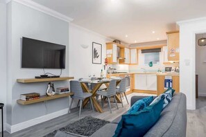 TV, DVD-spiller og kontorer