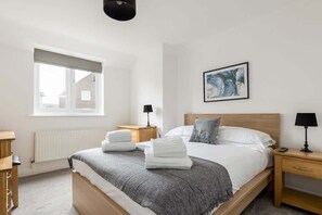 3 soverom, strykejern/-brett, wi-fi og sengetøy