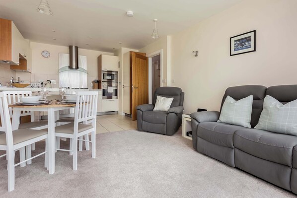 Unclassified image, 1 of 30, button