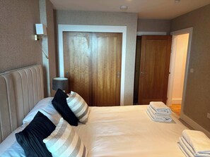 2 soverom, strykejern/-brett, wi-fi og sengetøy