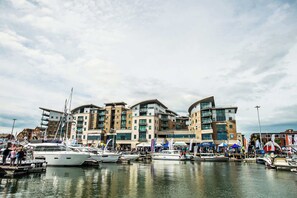 Marina - Les Bateaux - Views of Poole Quay from Balcony (Poole)