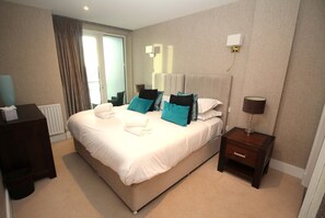 2 室のベッドルーム、アイロン / アイロン台、WiFi、ベッドシーツ