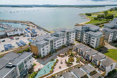 Ahoy - Balcony with Beautiful Harbour Views