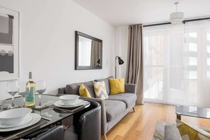 TV, lettore DVD, studio