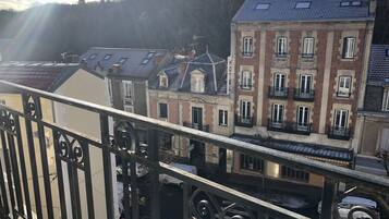 Chambre Classique, non-fumeurs, vue ville | Vue depuis le balcon