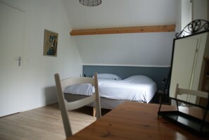 4 Schlafzimmer, Zimmersafe, Bügeleisen/Bügelbrett, Reisekinderbett