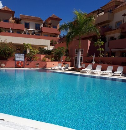 Modern fully equipped apartment in exclusive area with pool.