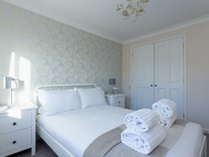 3 slaapkamers, een strijkplank/strijkijzer, wifi, beddengoed